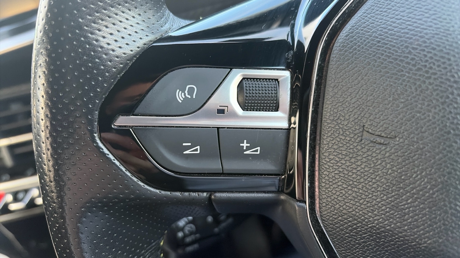 Used Peugeot 2008 2022 for sale - 77300273: Photo 32