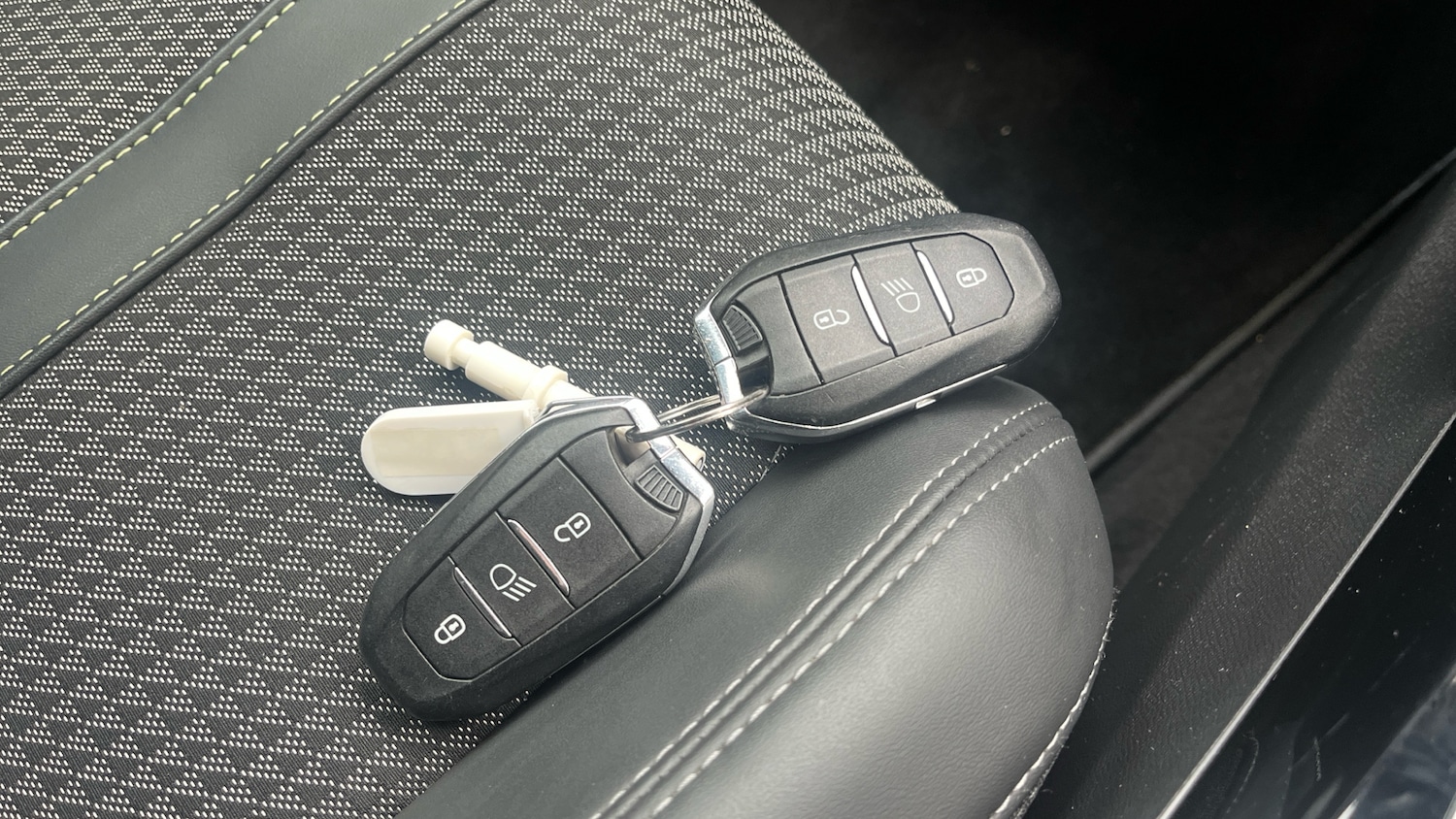 Used Peugeot 2008 2022 for sale - 76555623: Photo 20