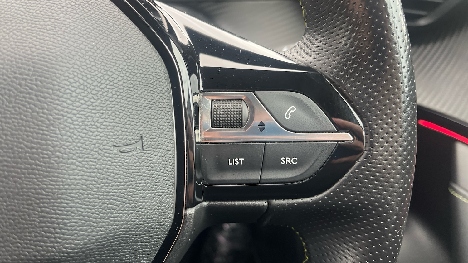 Used Peugeot 2008 2022 for sale - 76555623: Photo 38