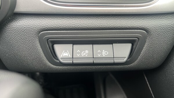 Used Renault Captur 2021 for sale - 76232268: Photo 30