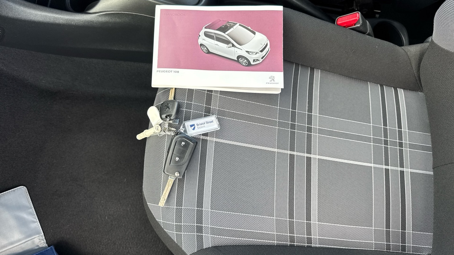 Used Peugeot 108 2016 for sale - 76427769: Photo 19