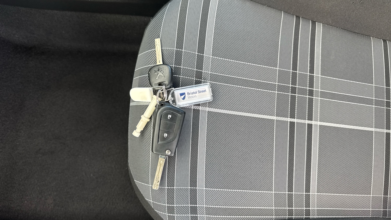 Used Peugeot 108 2016 for sale - 76427769: Photo 20