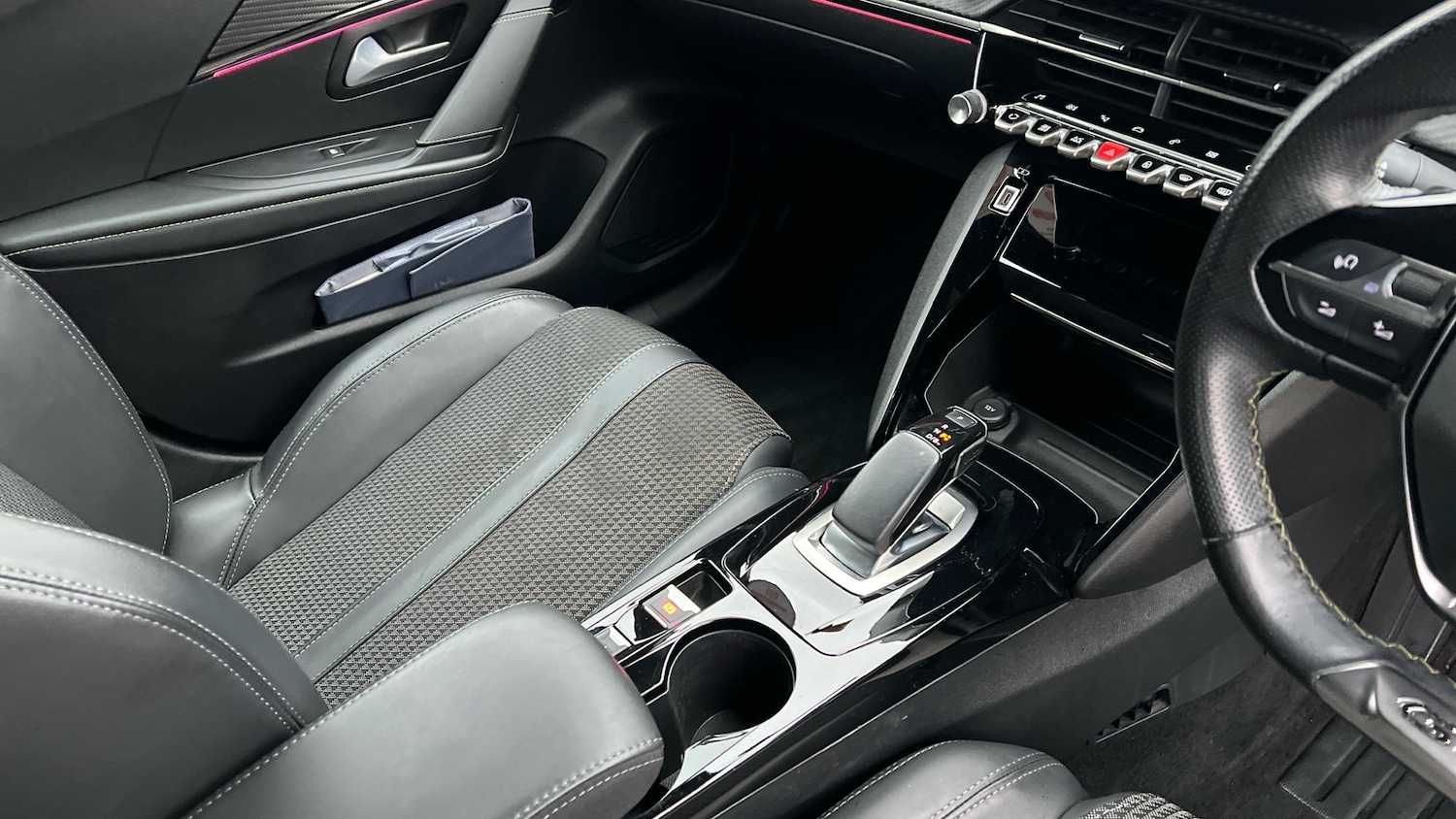 Used Peugeot 208 2021 for sale - 76736380: Photo 14