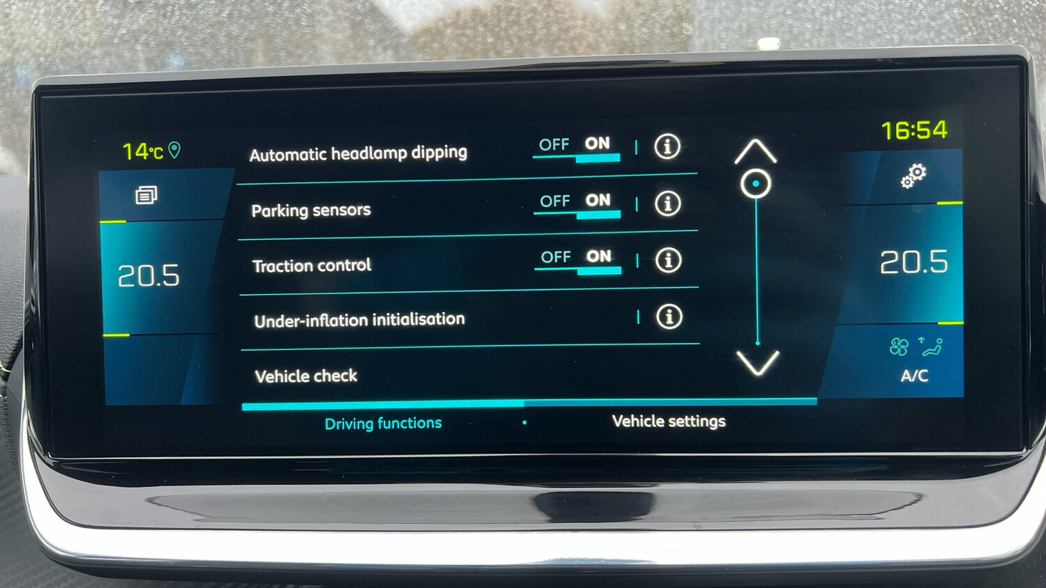 Used Peugeot 208 2021 for sale - 76736380: Photo 32