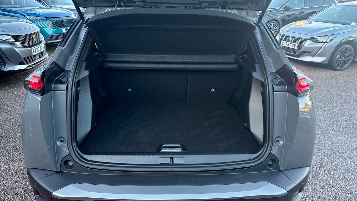 Used Peugeot 2008 2025 for sale - 76616351: Photo 4