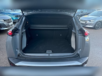 Used Peugeot 2008 2025 for sale - 76616351: Photo