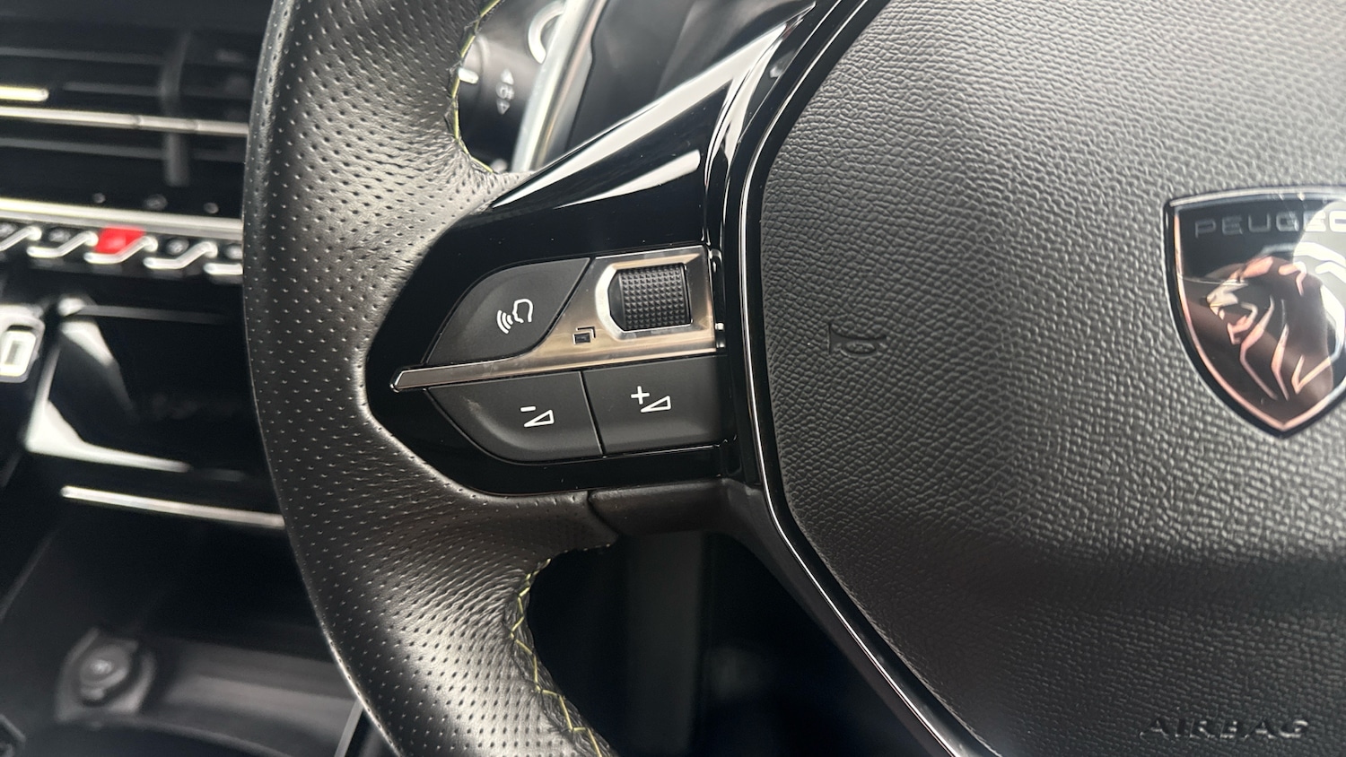 Used Peugeot 2008 2024 for sale - 76945766: Photo 35