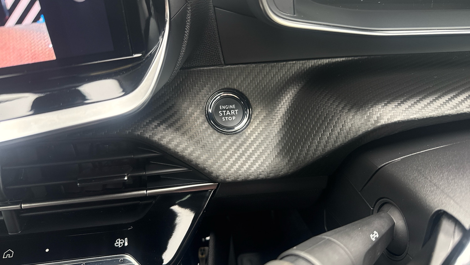 Used Peugeot 2008 2024 for sale - 76945766: Photo 42