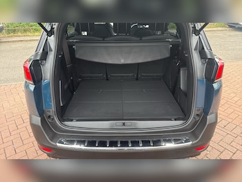 Used Peugeot 5008 2023 for sale - 78151735: Photo