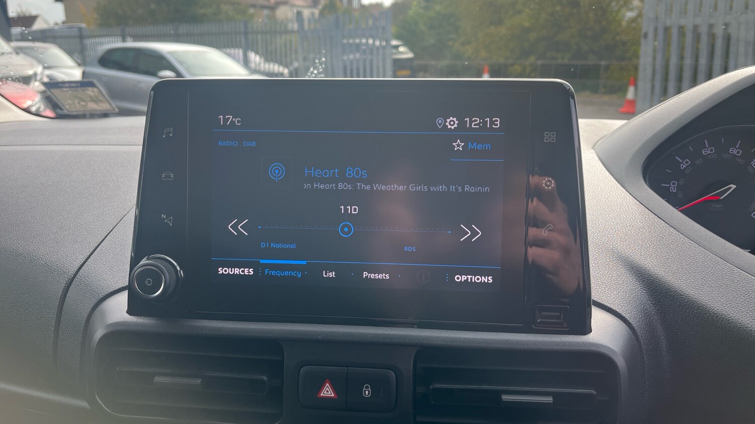 Used Peugeot Partner 2023 for sale - 76104636: Photo 12