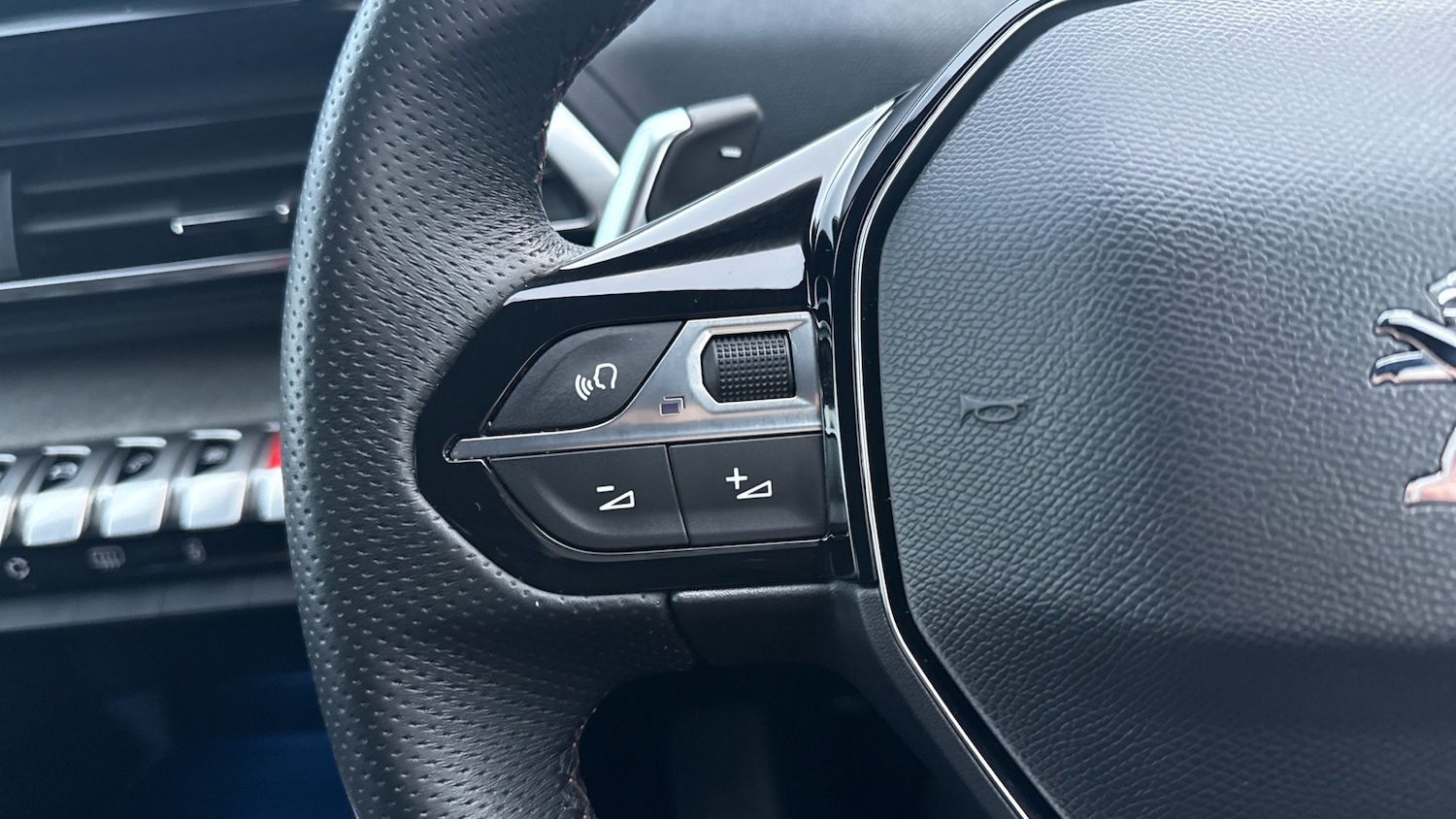 Used Peugeot 3008 2023 for sale - 76694127: Photo 30