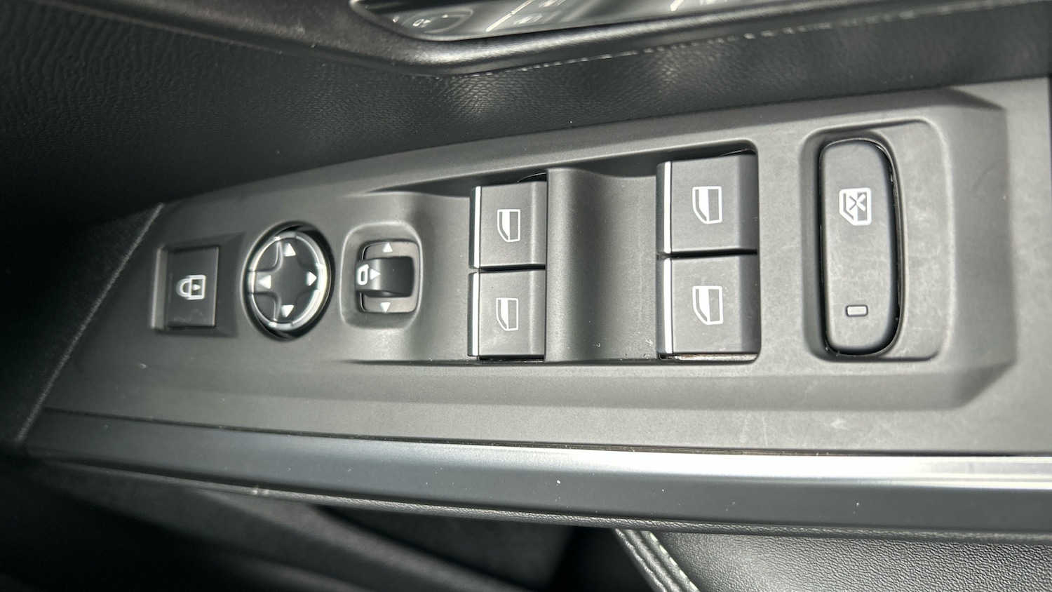 Used Peugeot 5008 2024 for sale - 77990475: Photo 43