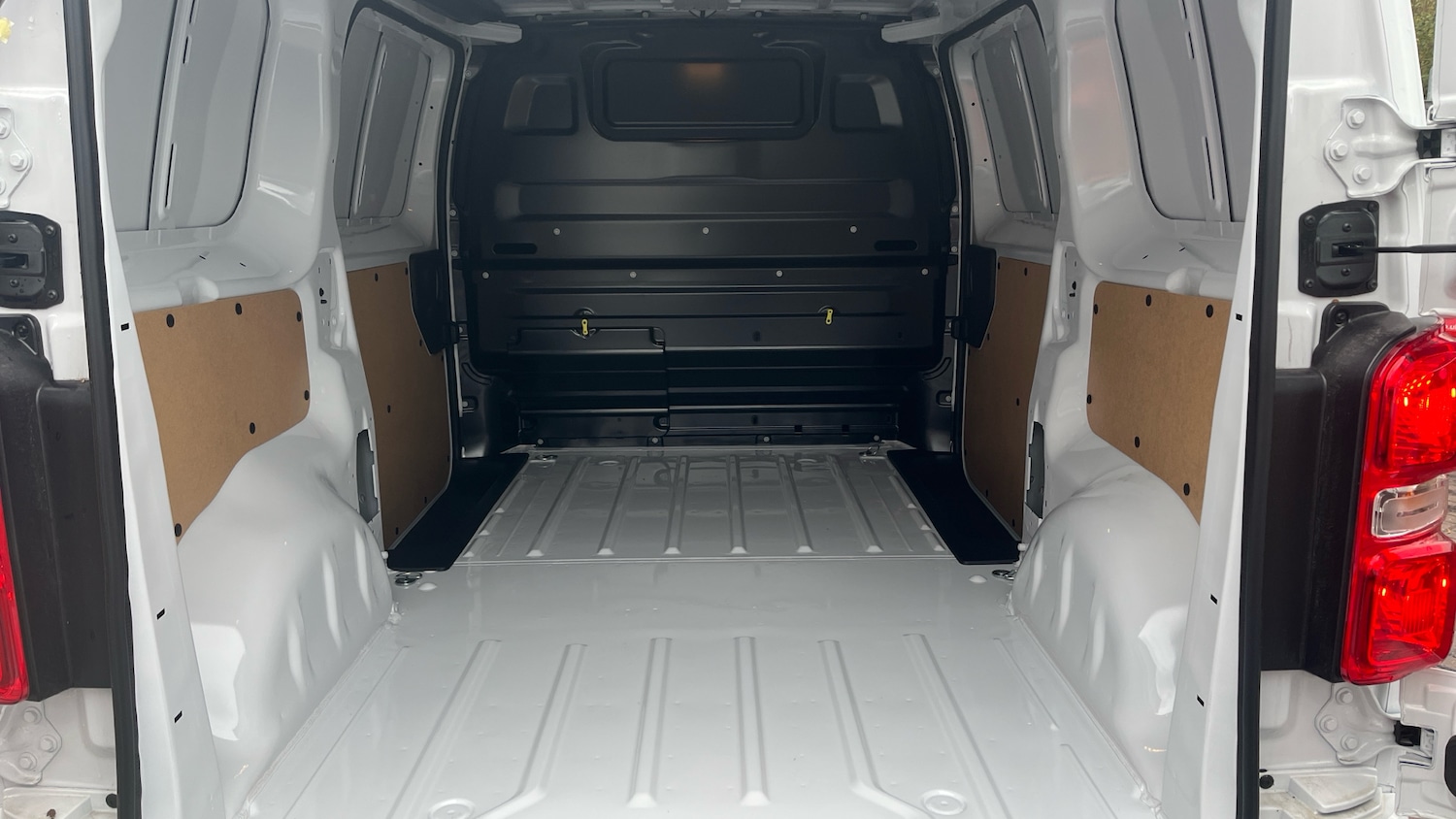 Used Peugeot Expert 2025 for sale - 76206549: Photo 35