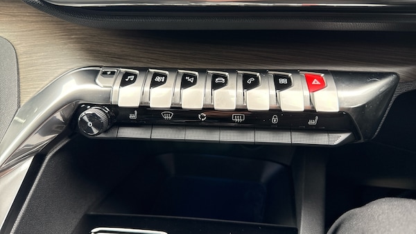 Used Peugeot 3008 2022 for sale - 76209192: Photo 40