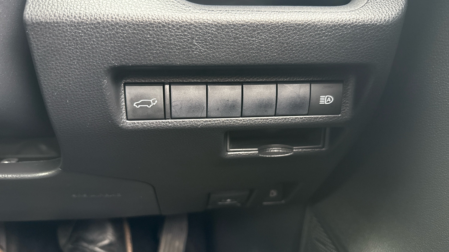 Used Toyota RAV4 2021 for sale - 76718820: Photo 30