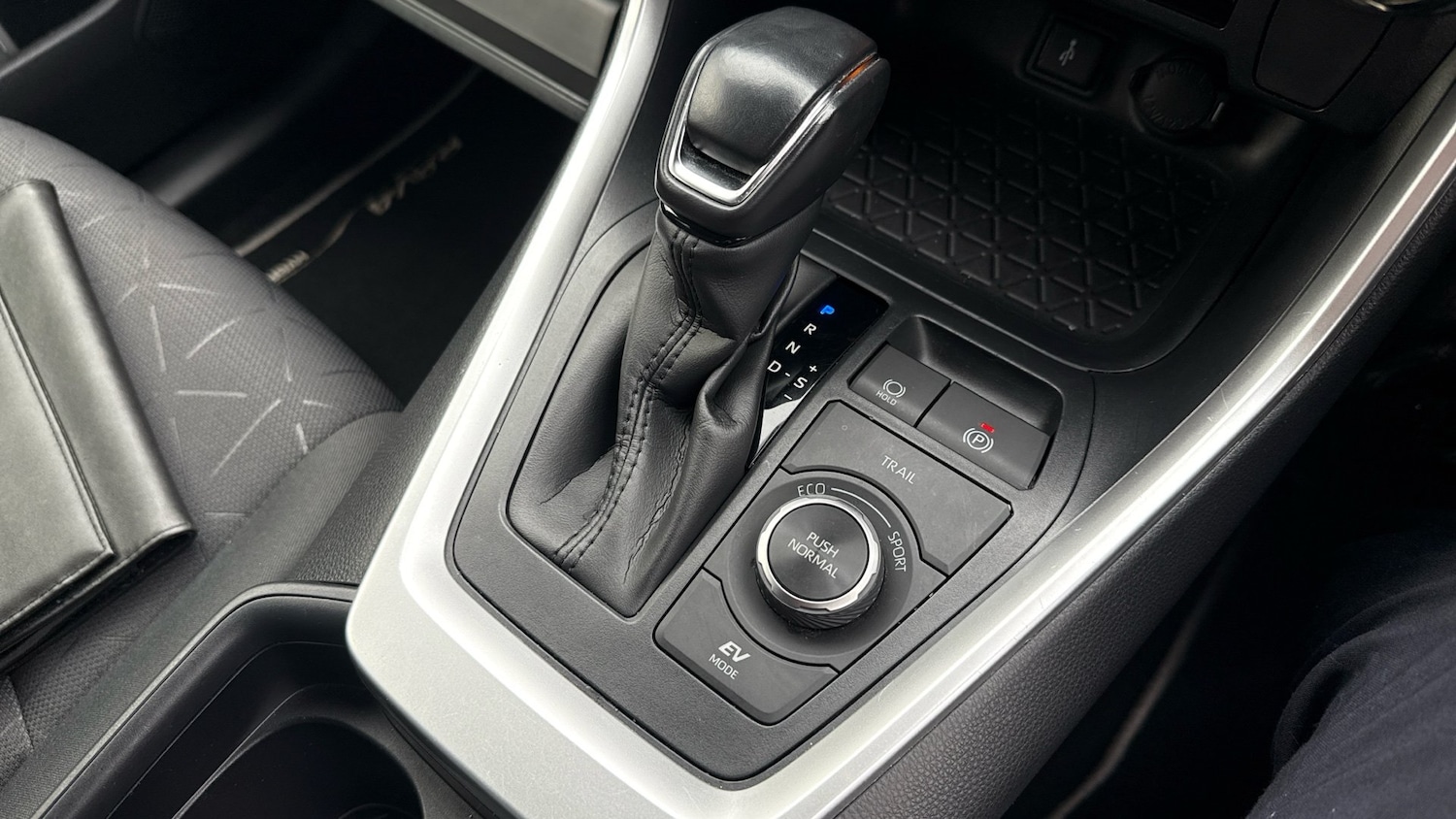 Used Toyota RAV4 2021 for sale - 76718820: Photo 41