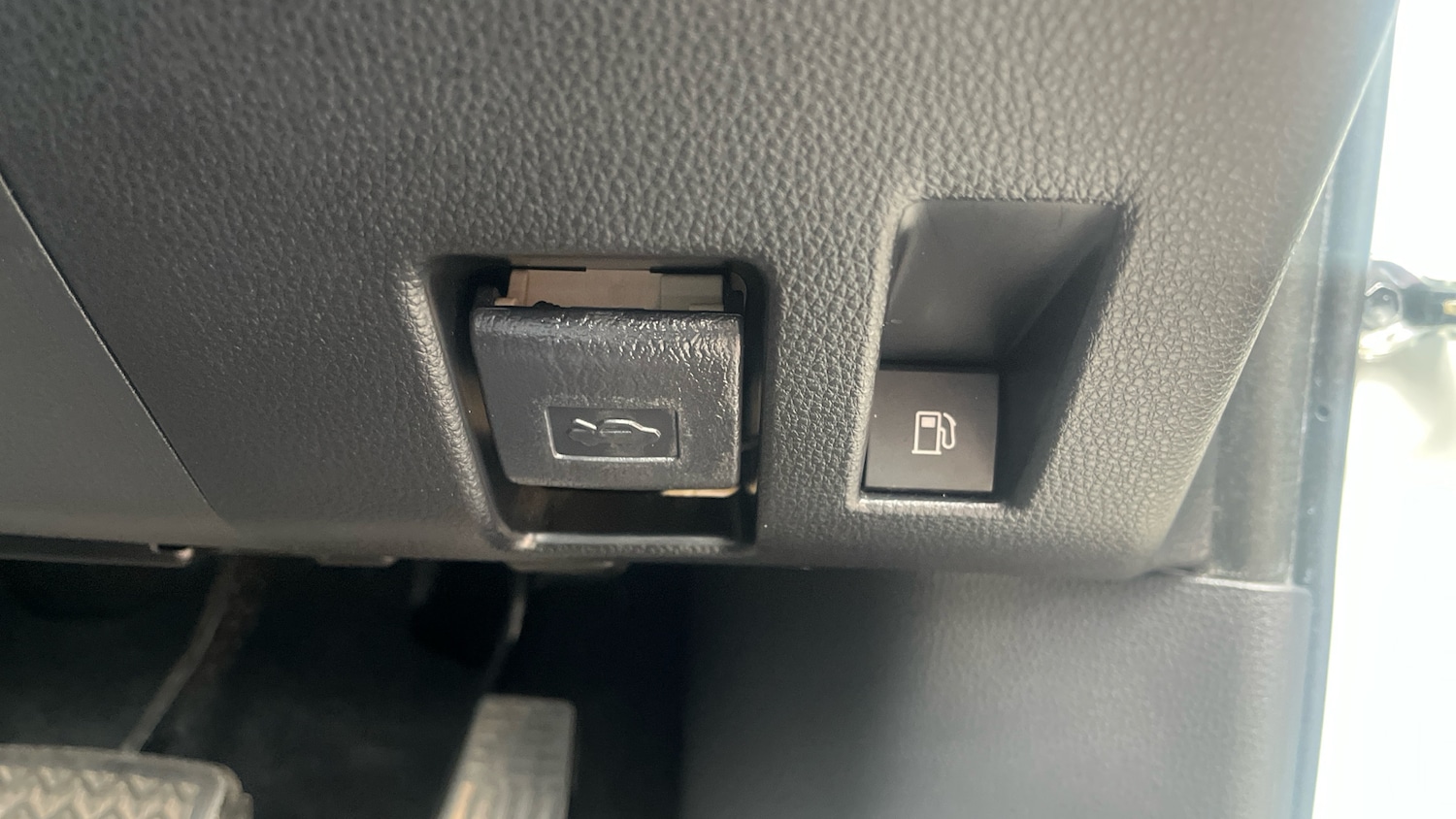 Used Toyota RAV4 2020 for sale - 76209239: Photo 31