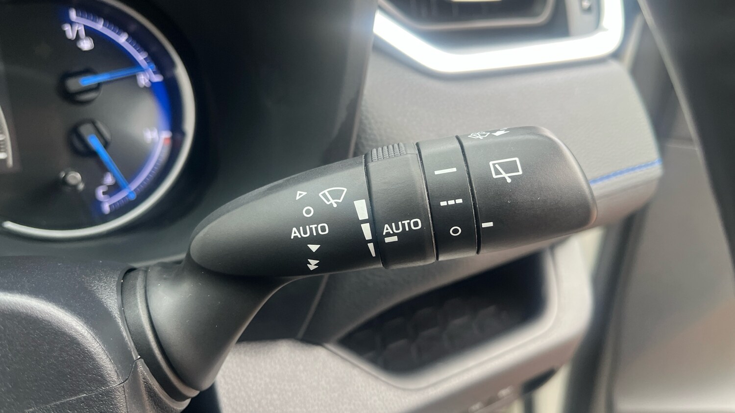 Used Toyota RAV4 2020 for sale - 76209239: Photo 38