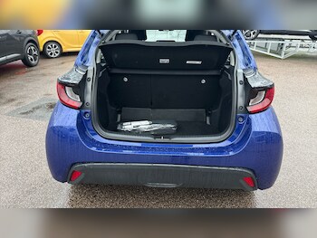 Used Toyota Yaris 2023 for sale - 77247758: Photo