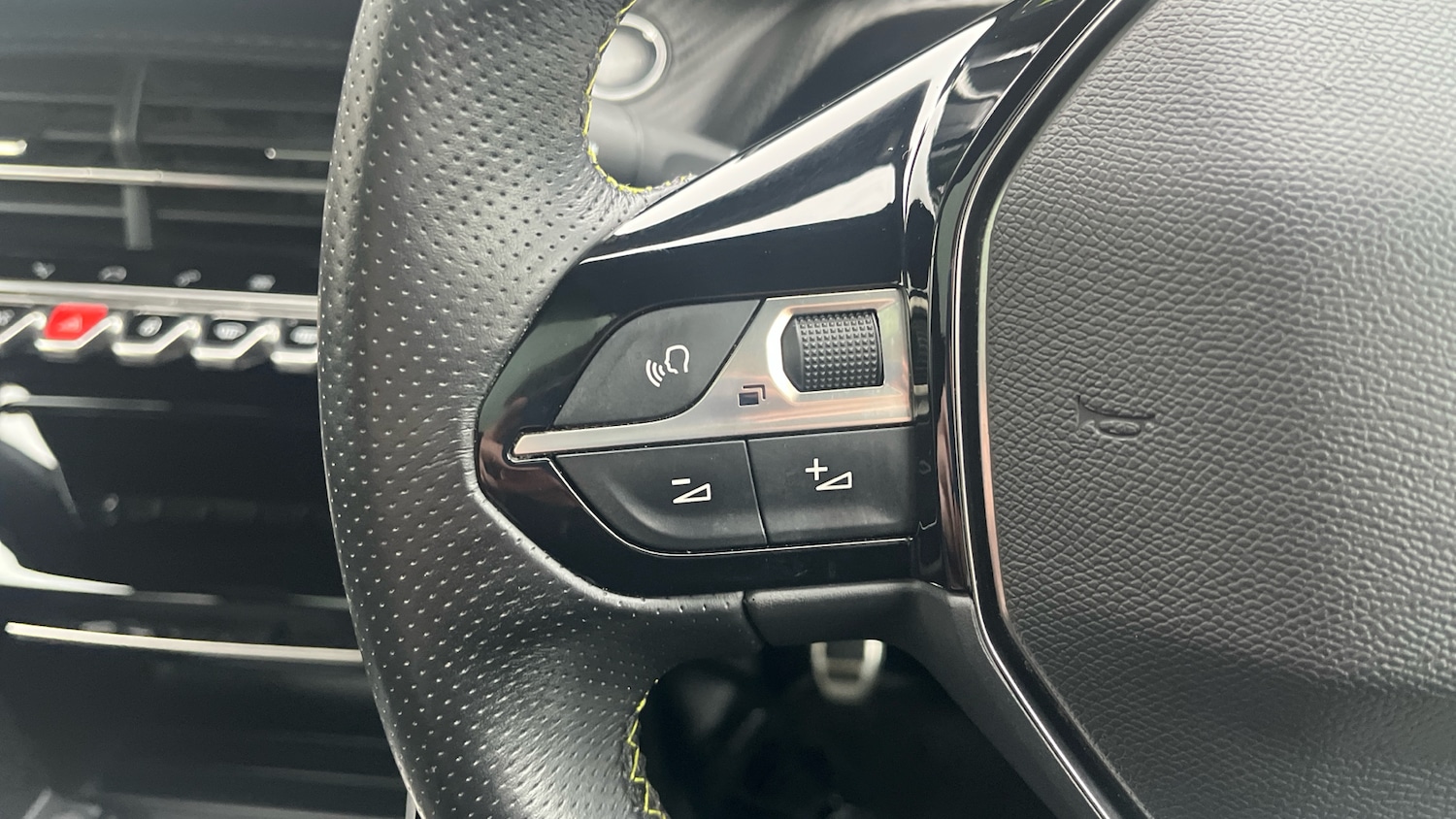 Used Peugeot 2008 2020 for sale - 76567706: Photo 21