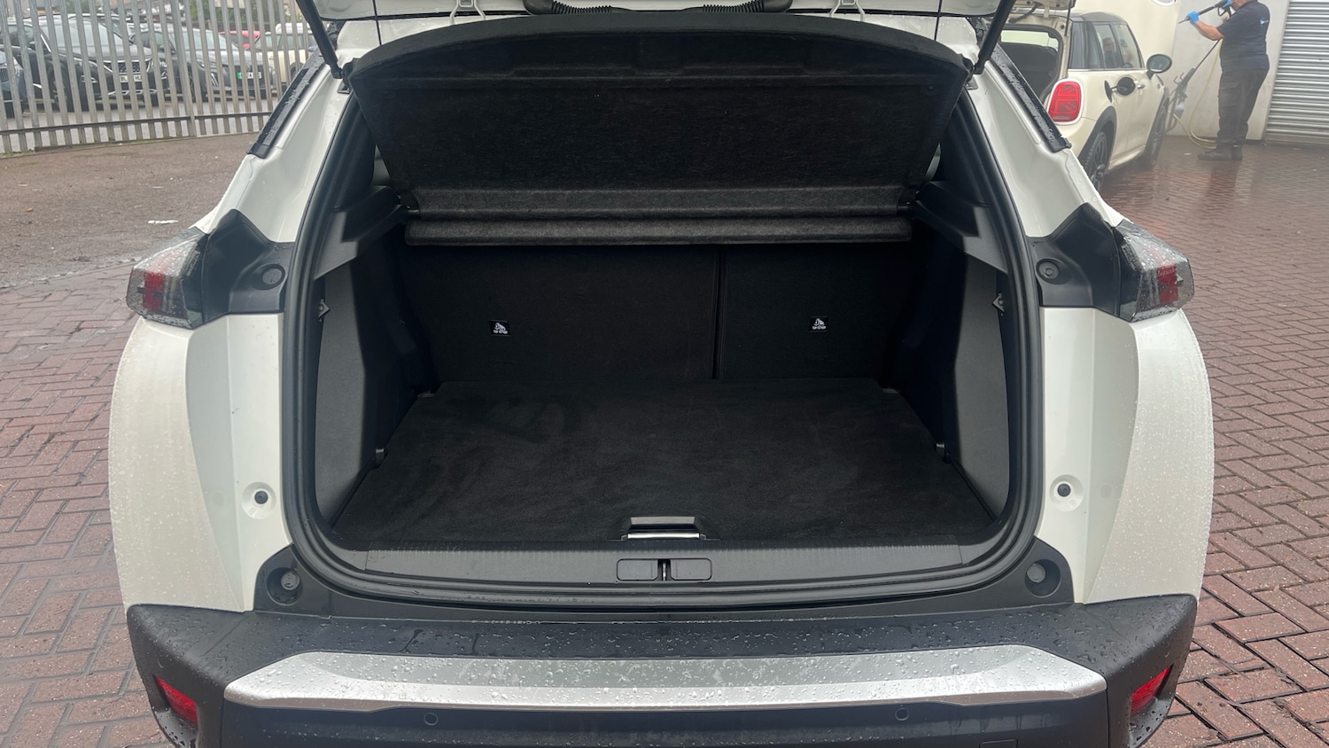 Used Peugeot 2008 2020 for sale - 76567706: Photo 4