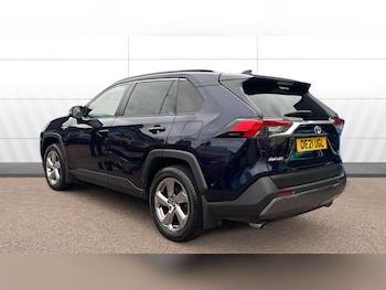 Used Toyota RAV4 2021 for sale - 76232241: Photo 2