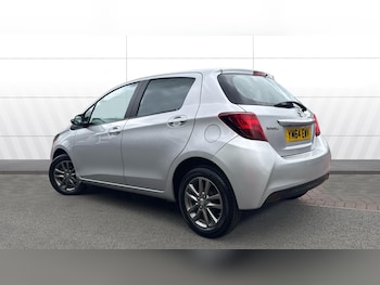 Used Toyota Yaris 2015 for sale - 75700181: Photo