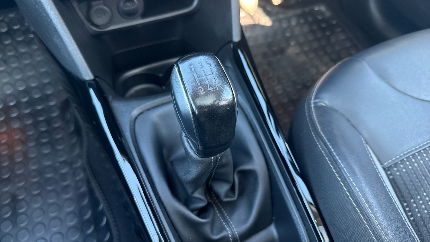 Used Peugeot 2008 2019 for sale - 76384885: Photo 13