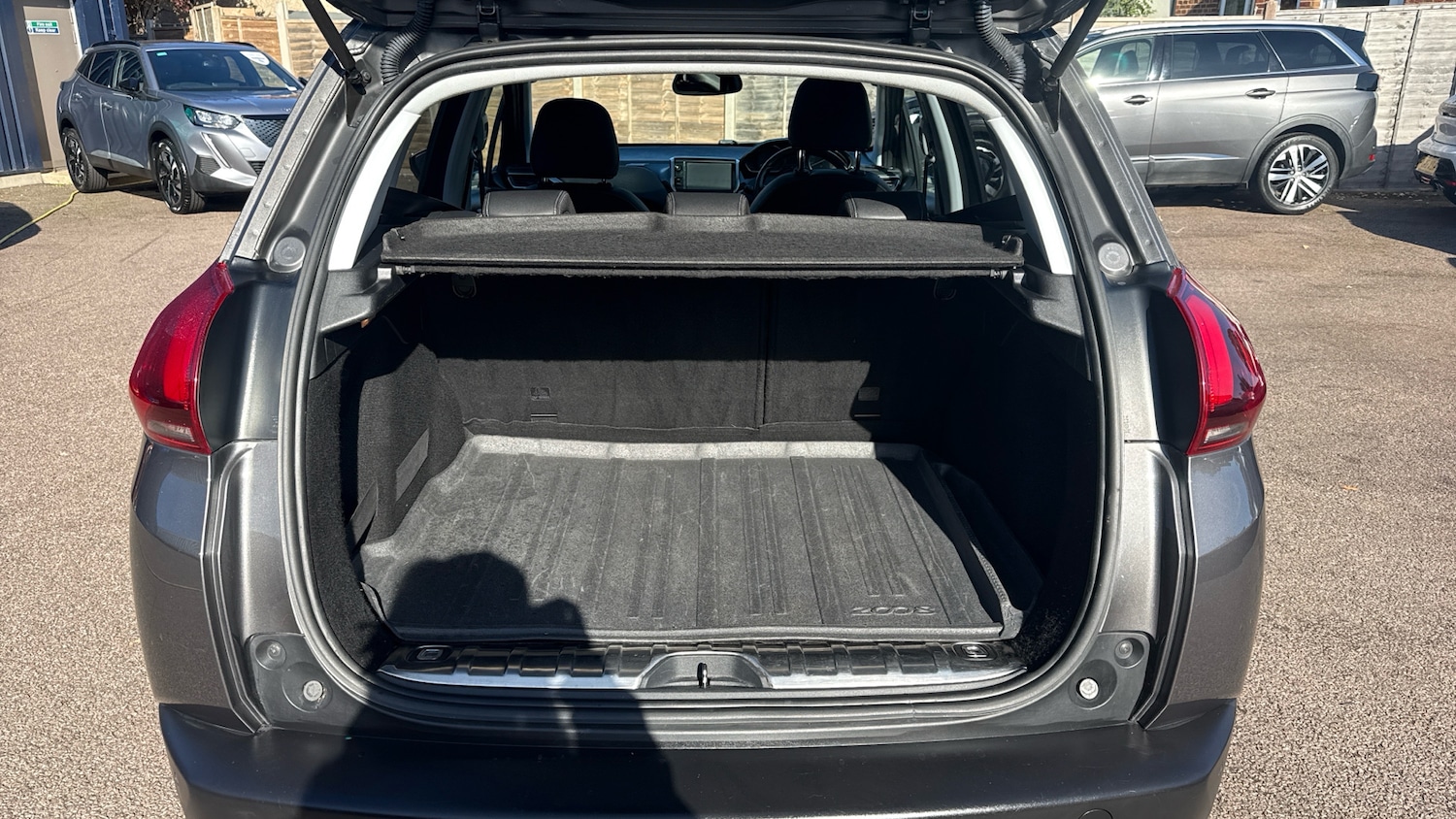 Used Peugeot 2008 2019 for sale - 76384885: Photo 4