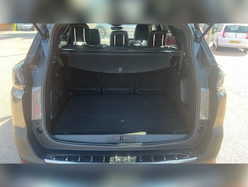Used Peugeot 5008 2023 for sale - 78414621: Photo