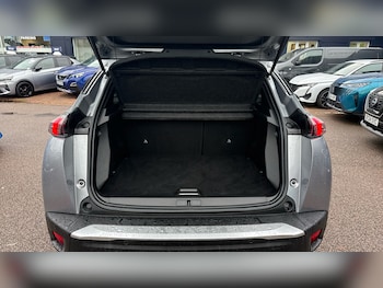 Used Peugeot 2008 2022 for sale - 76905931: Photo