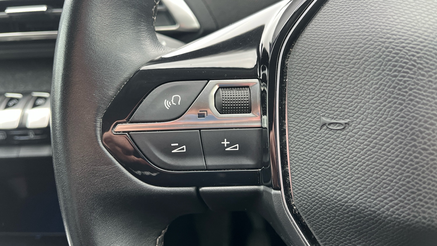 Used Peugeot 3008 2020 for sale - 77137525: Photo 25