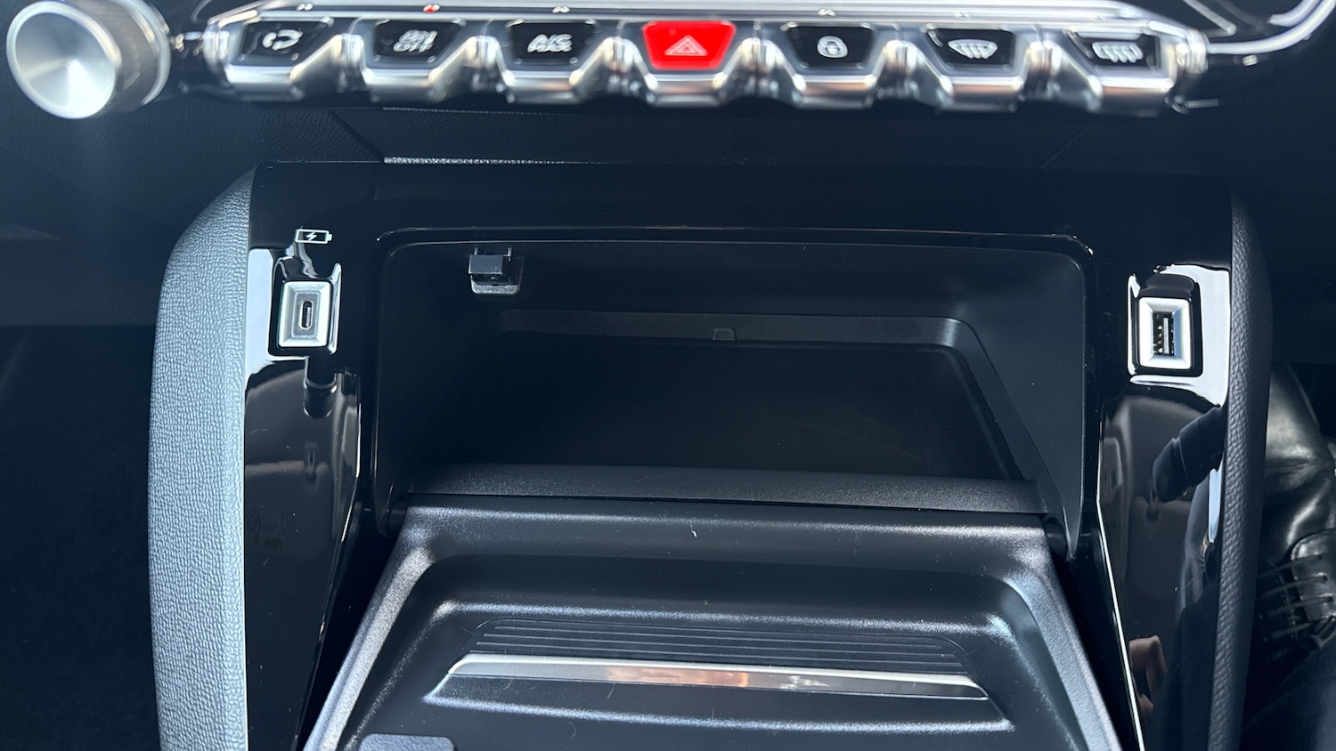 Used Peugeot 208 2023 for sale - 76922369: Photo 38