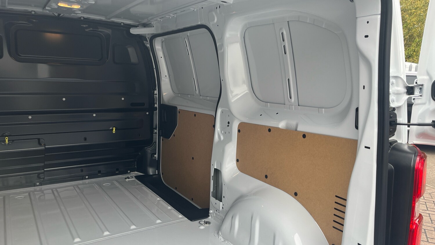 Used Peugeot Expert 2025 for sale - 76206543: Photo 31