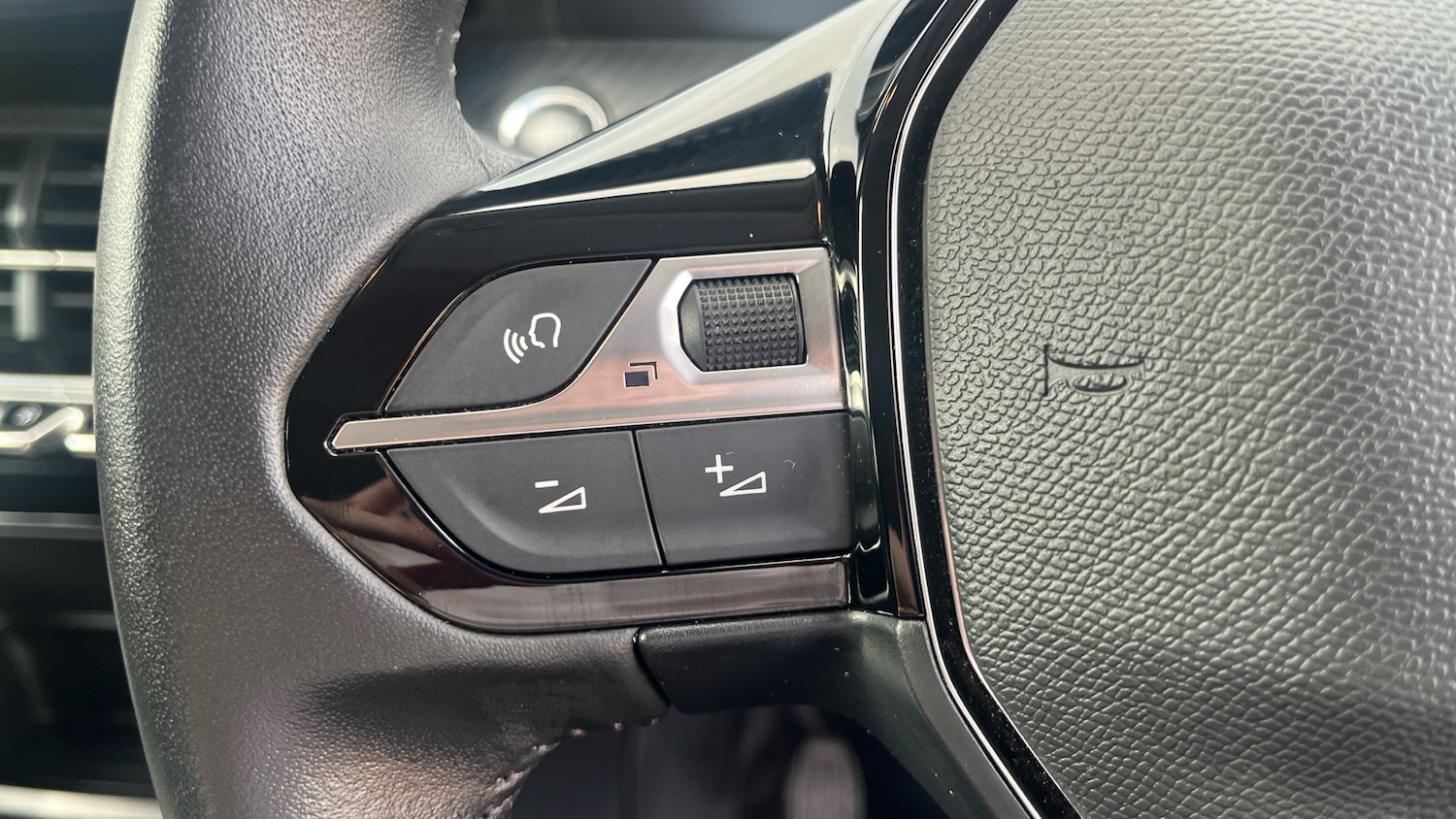 Used Peugeot 2008 2022 for sale - 75894364: Photo 21