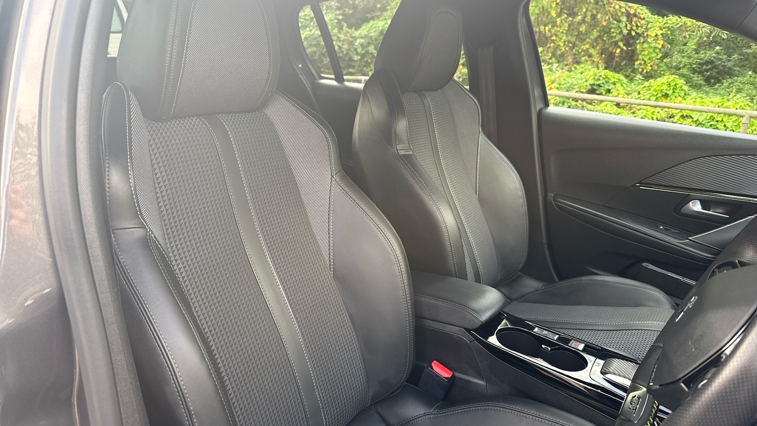 Used Peugeot 208 2022 for sale - 75960178: Photo 38