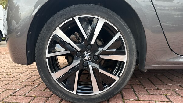 Used Peugeot 208 2020 for sale - 76183170: Photo 7