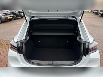 Used Peugeot 208 2025 for sale - 76255250: Photo