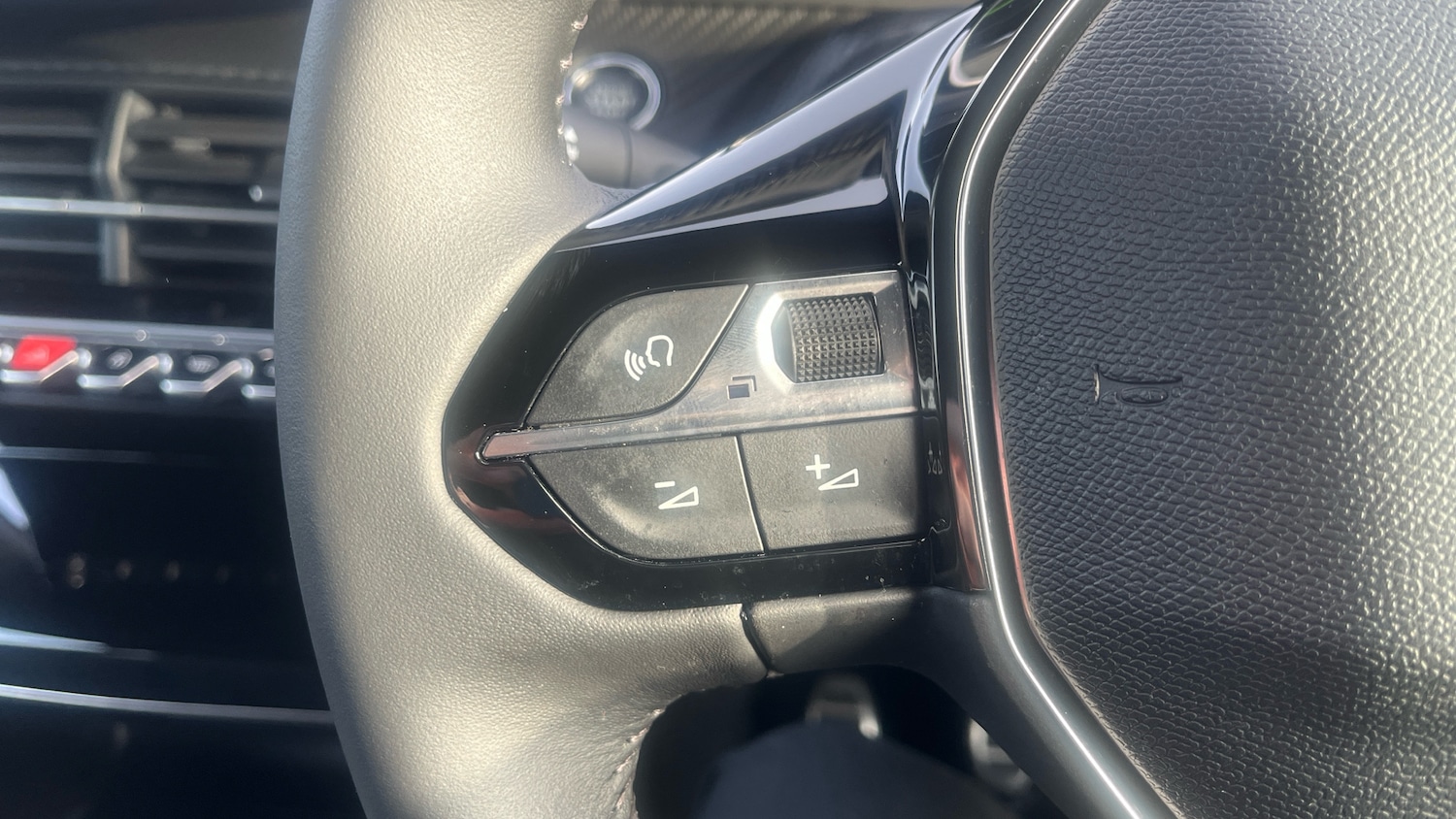 Used Peugeot 2008 2023 for sale - 77616575: Photo 23