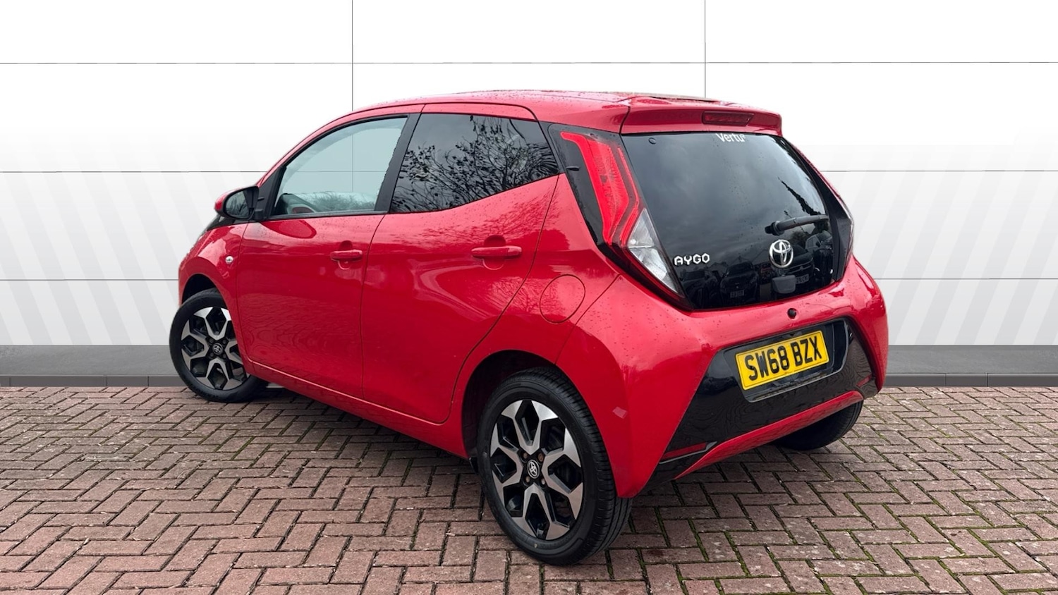 Used Toyota AYGO 2018 for sale - 77631194: Photo 2