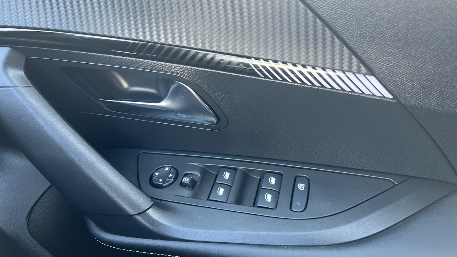 Used Peugeot 2008 2023 for sale - 77125624: Photo 26