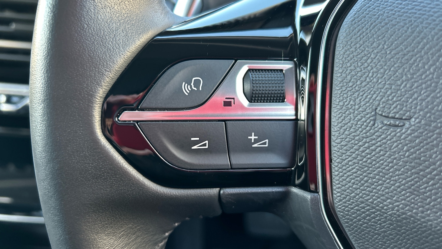 Used Peugeot 2008 2022 for sale - 76983849: Photo 25