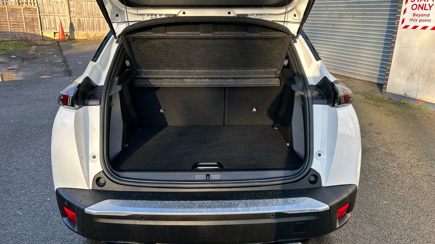 Used Peugeot 2008 2022 for sale - 76983849: Photo 4