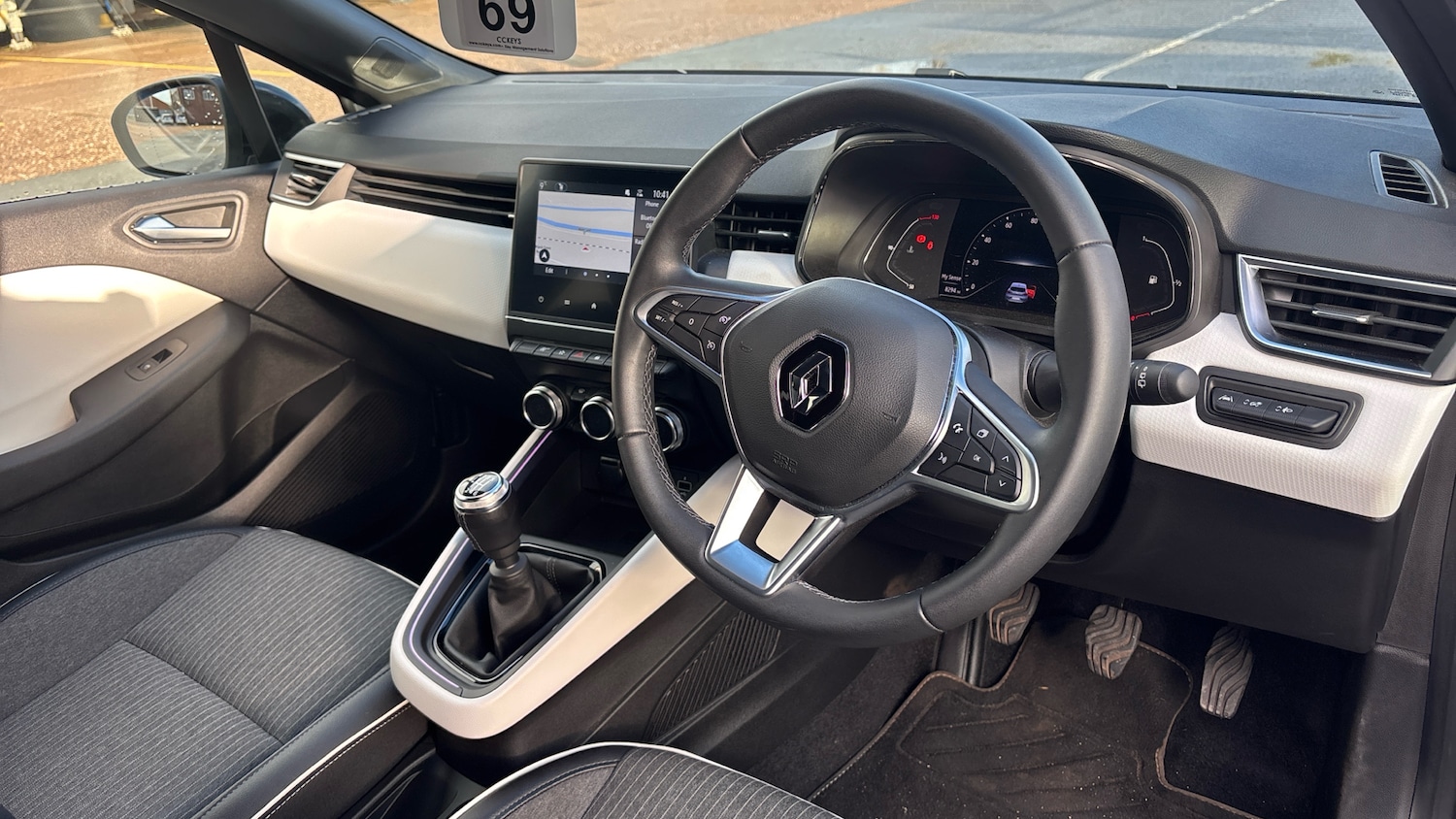 Used Renault Clio 2022 for sale - 77324362: Photo 11