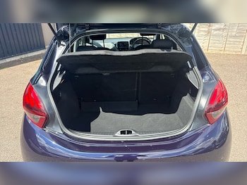 Used Peugeot 208 2019 for sale - 79366621: Photo