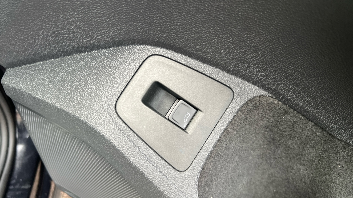 Used Volkswagen Tiguan 2020 for sale - 77222871: Photo 32