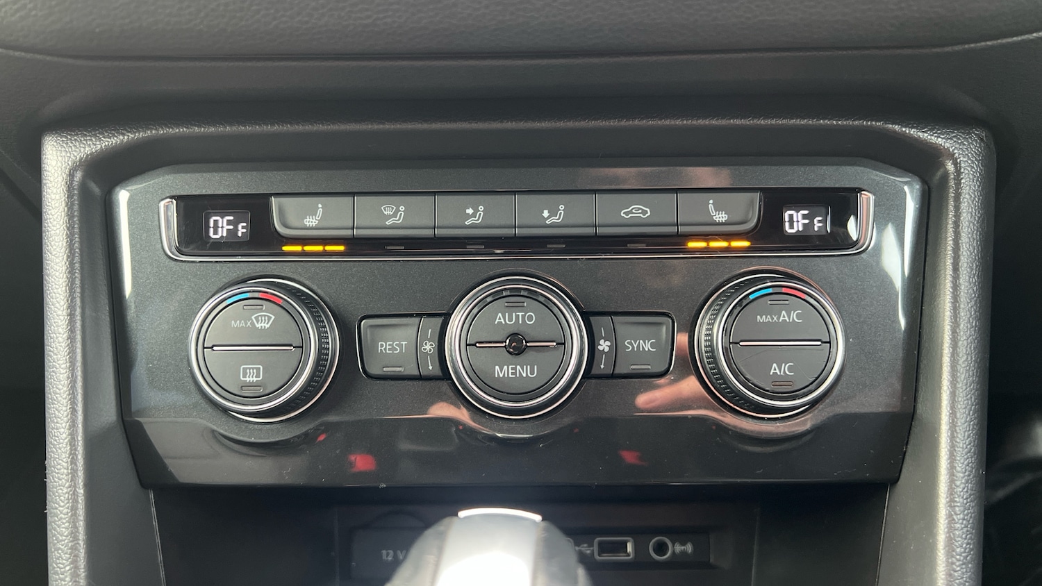 Used Volkswagen Tiguan 2020 for sale - 77222871: Photo 35