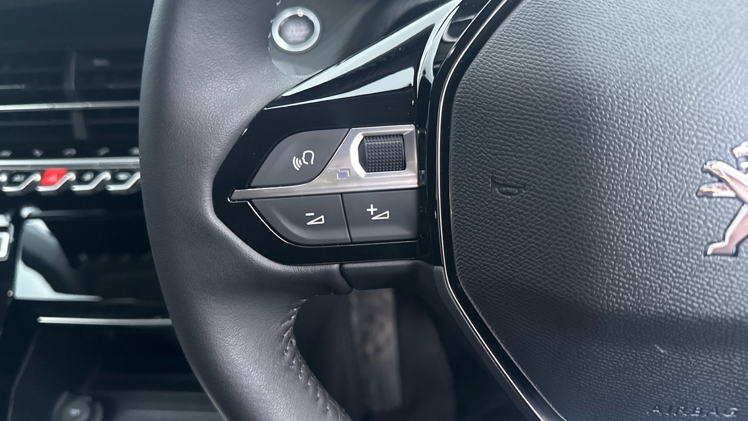 Used Peugeot 2008 2022 for sale - 76831494: Photo 28