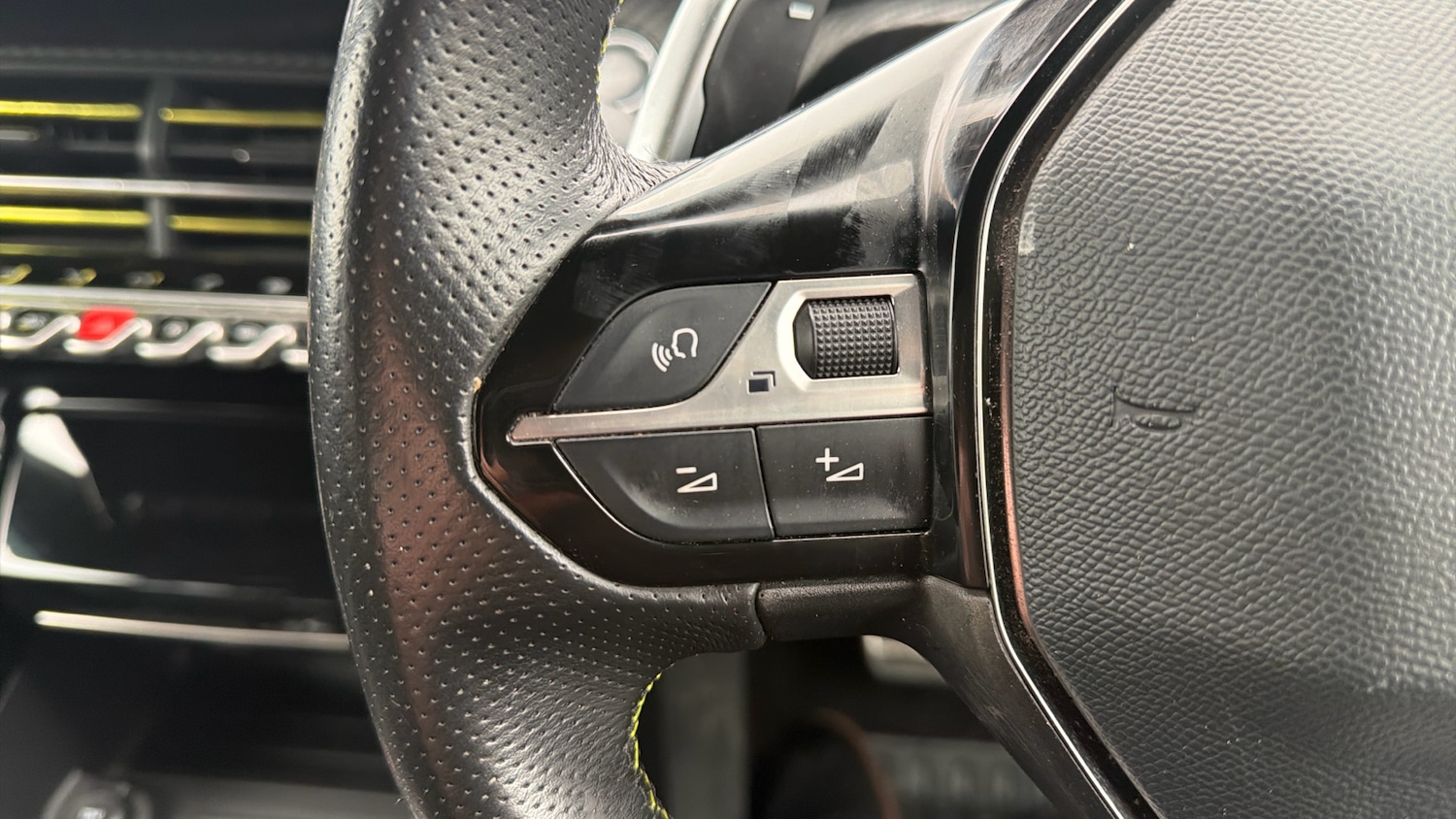 Used Peugeot 2008 2020 for sale - 78027629: Photo 27