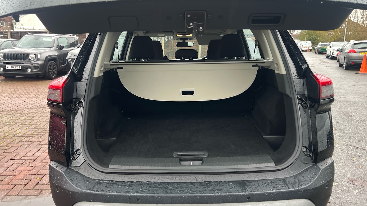 Used Nissan X-Trail 2024 for sale - 76817419: Photo 4